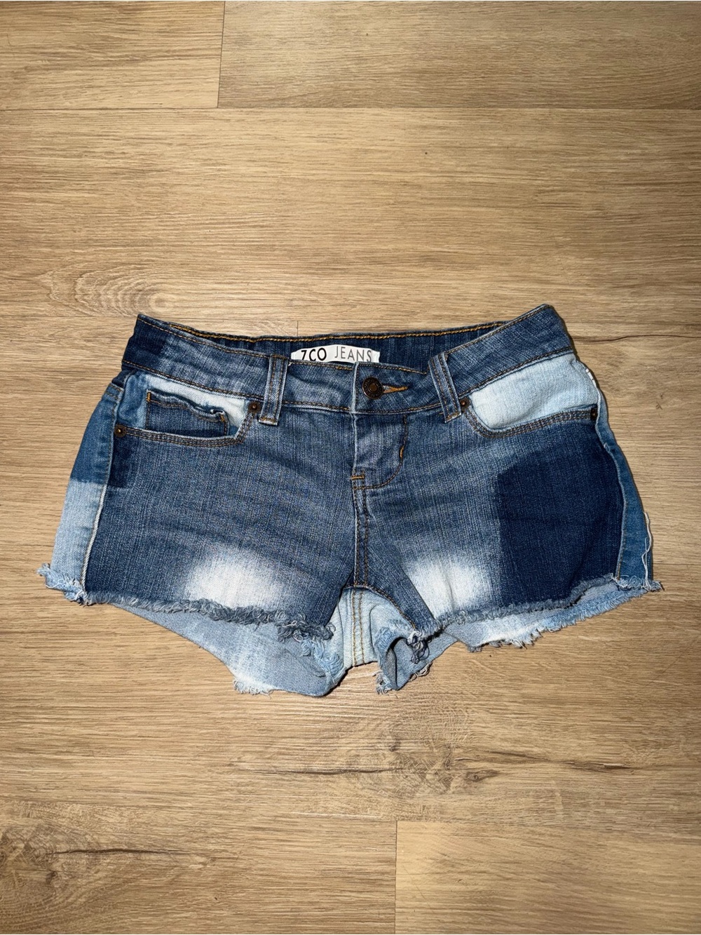 TCO Jeans Women's Two-Tone Distressed Denim Shorts - Blue